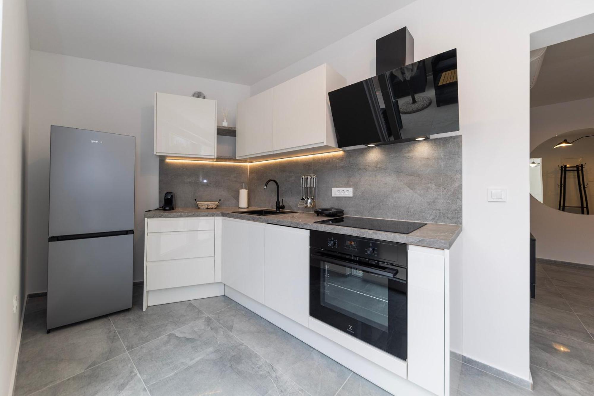 Find Your Haven In Morena Celeste Seaside Puntamika Apartments! Zadar Exterior photo