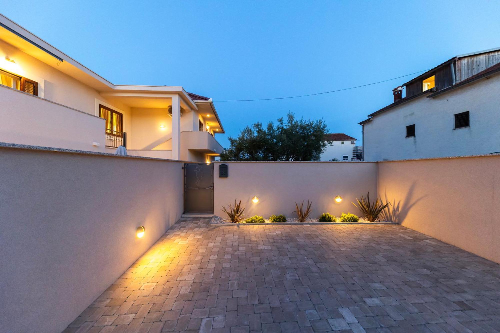 Find Your Haven In Morena Celeste Seaside Puntamika Apartments! Zadar Exterior photo